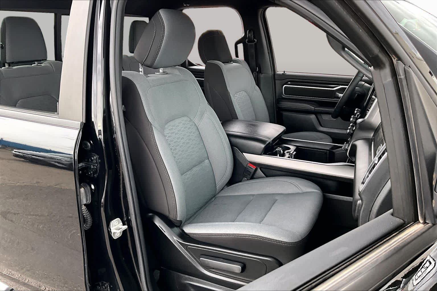 Used 2025 RAM 1500 Big Horn AWD/4WD image 9