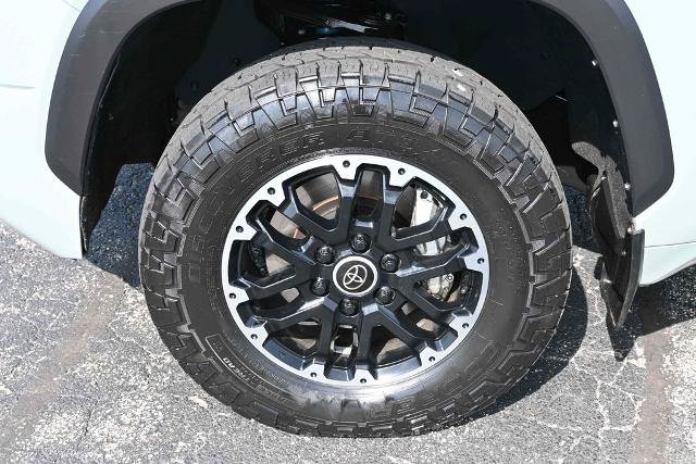 Used 2022 Toyota Tundra SR5 w/ TRD Off-Road Package AWD/4WD image 14
