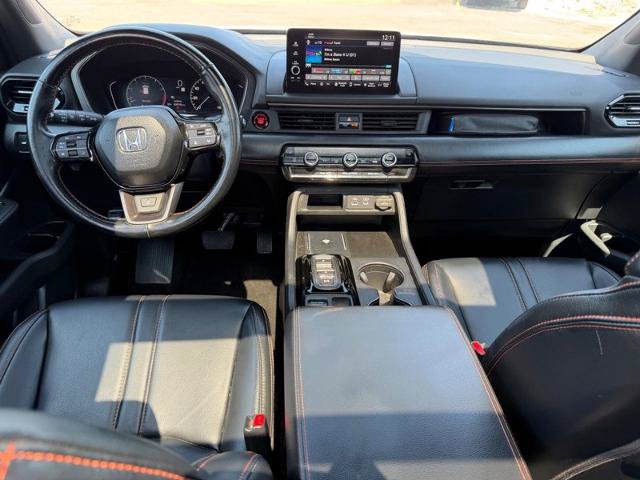 Used 2025 Honda Pilot TrailSport image 14