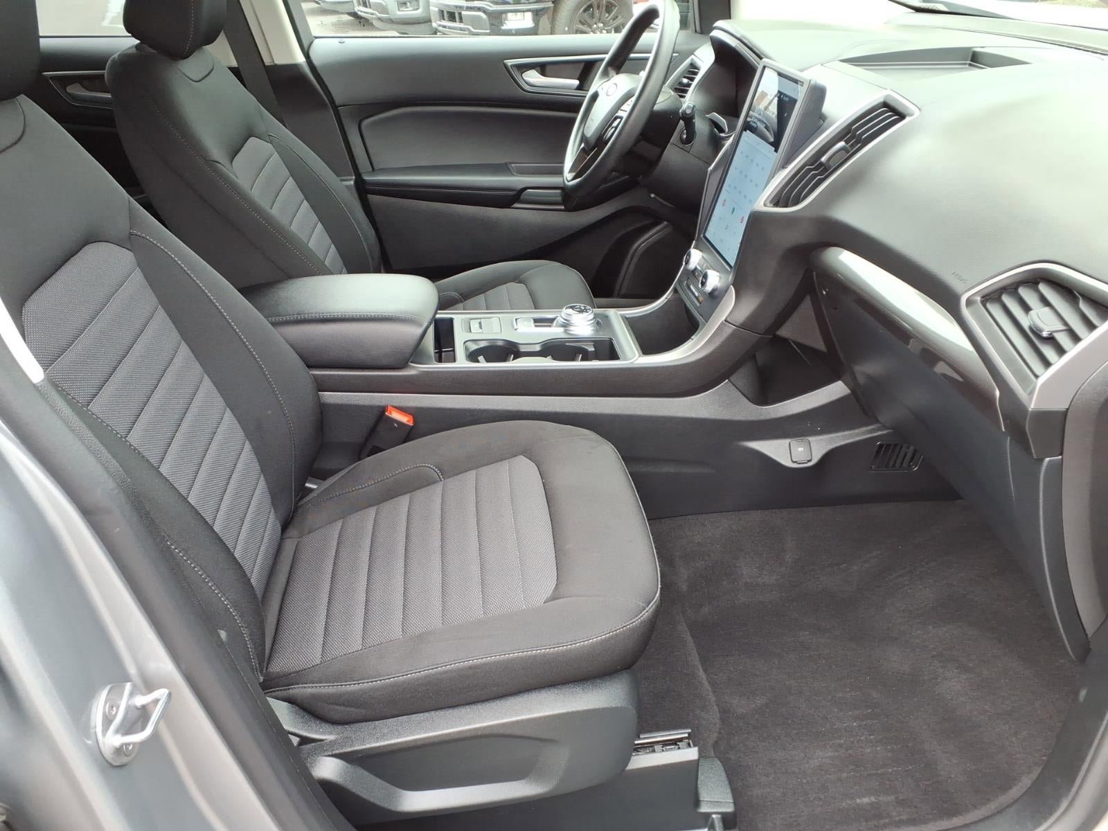 Certified 2022 Ford Edge SE w/ Black Appearance Package image 11