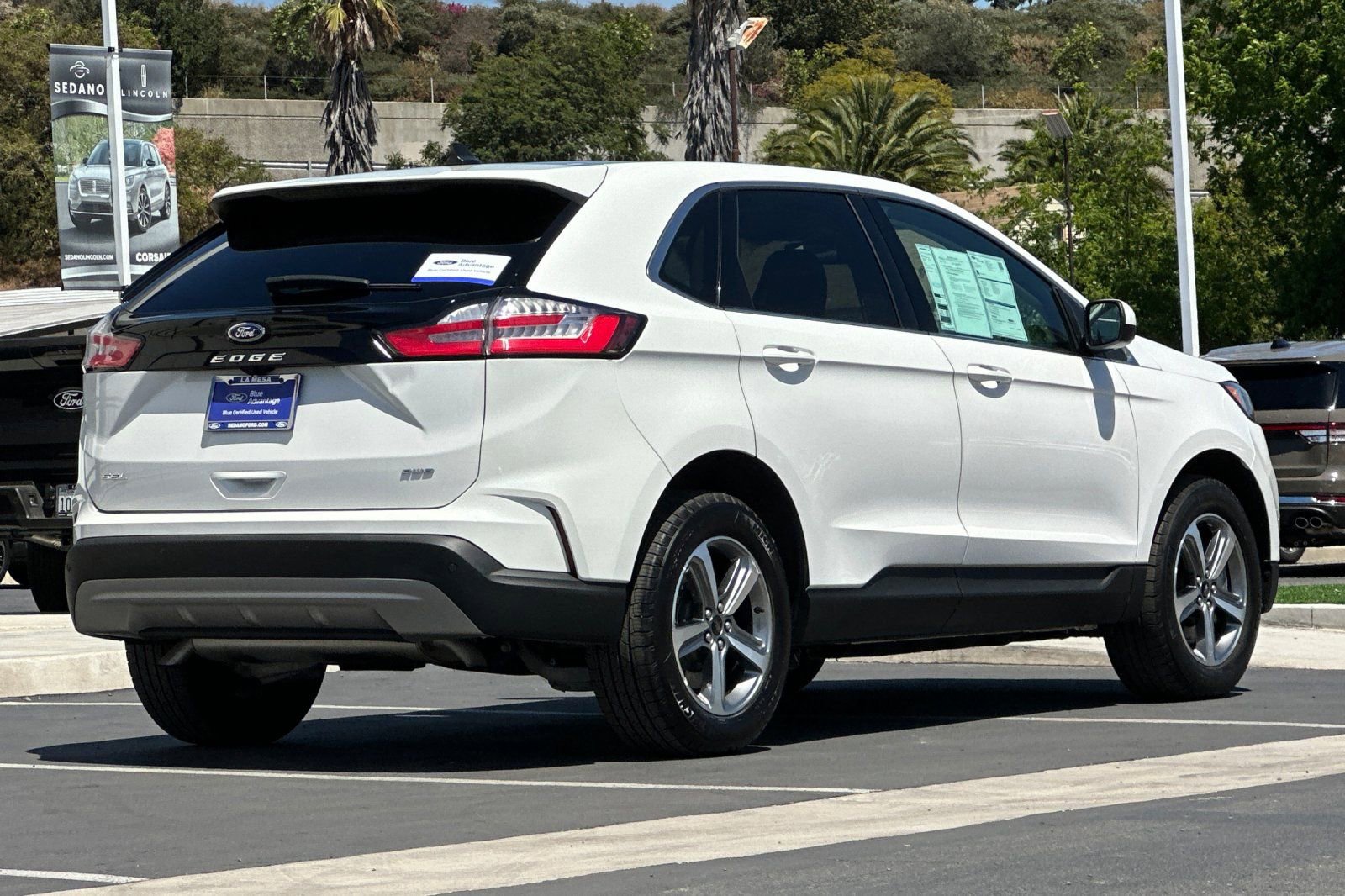 Certified 2023 Ford Edge SEL w/ Convenience Package AWD/4WD image 3
