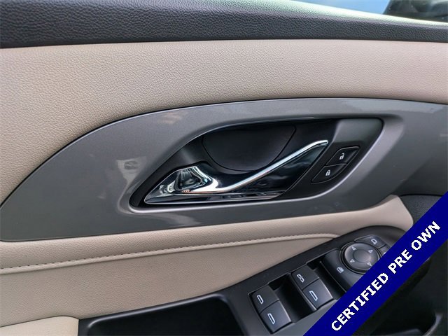 Used 2023 Chevrolet Traverse LT image 12