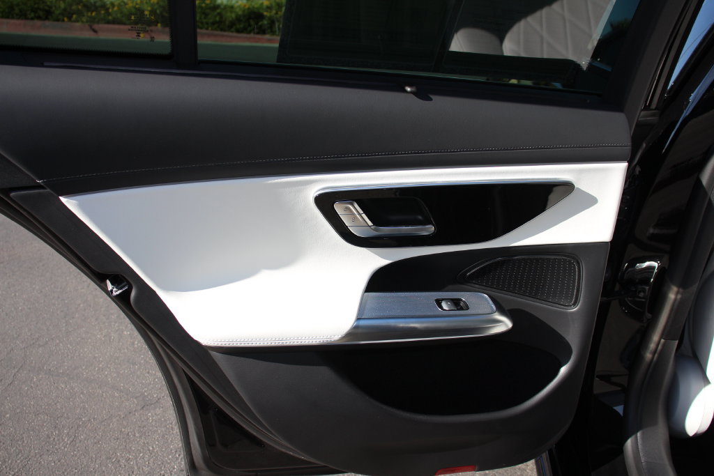 Used 2025 Mercedes-Benz E 350 Sedan image 21