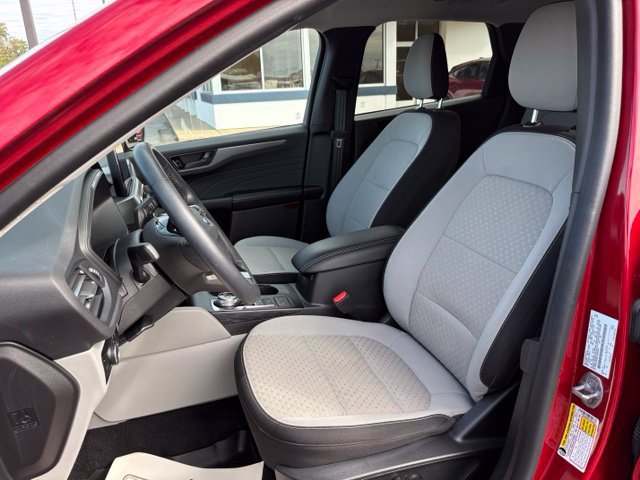 Certified 2023 Ford Escape Active AWD/4WD image 18