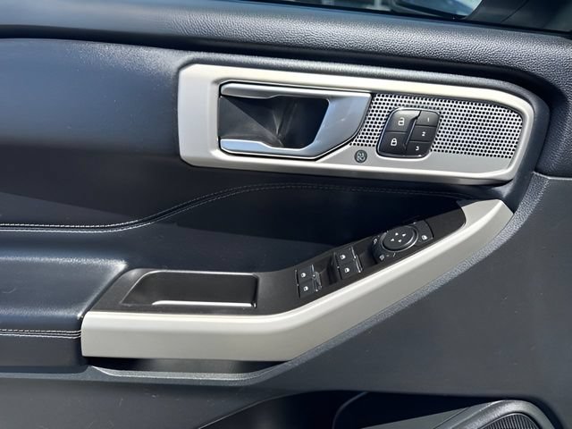 Certified 2021 Ford Explorer Limited w/ Equipment Group 301A AWD/4WD image 17