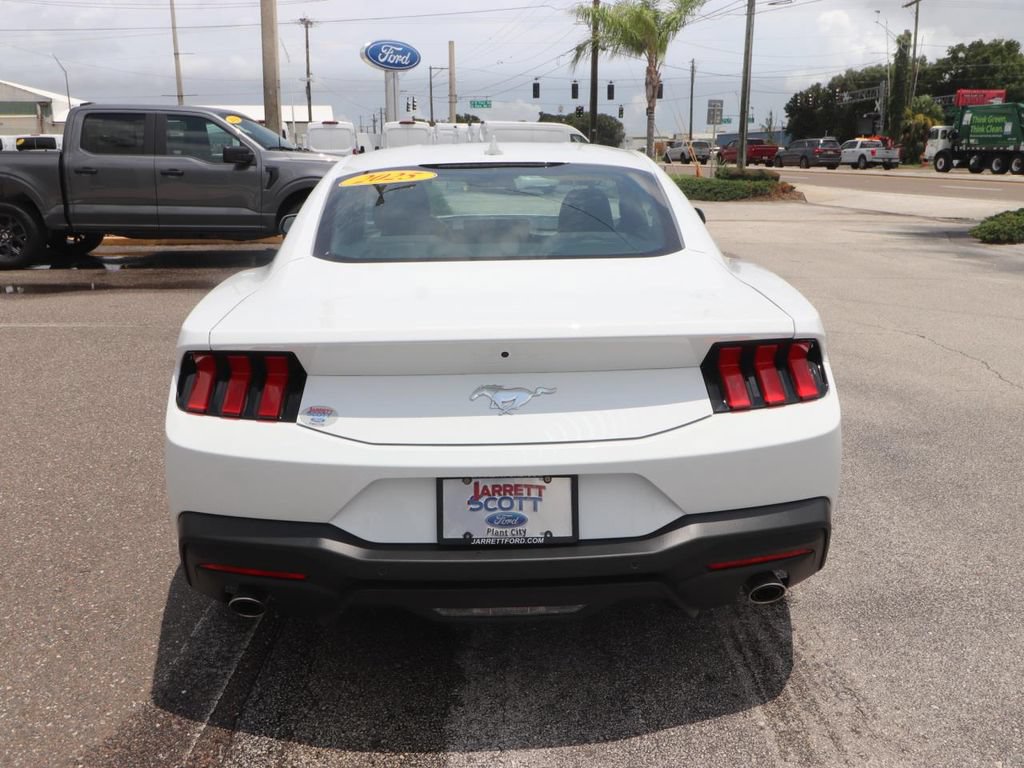Certified 2025 Ford Mustang Coupe RWD image 10