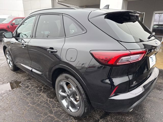 Certified 2024 Ford Escape ST-Line w/ Equipment Group 301A image 3