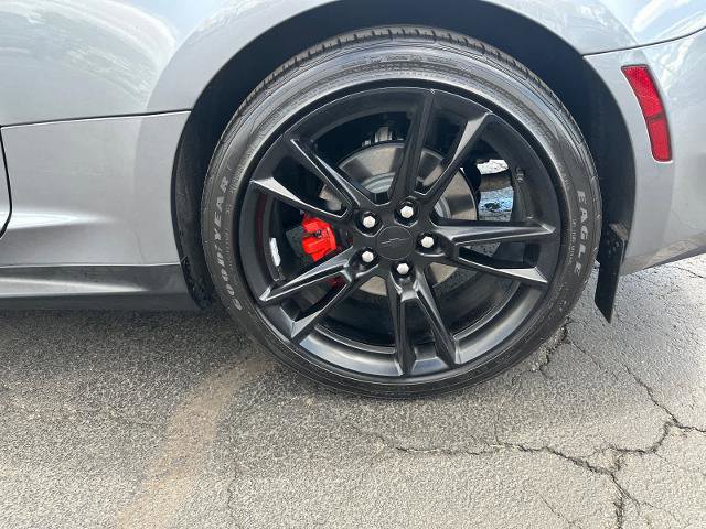 Used 2022 Chevrolet Camaro LT RWD image 14