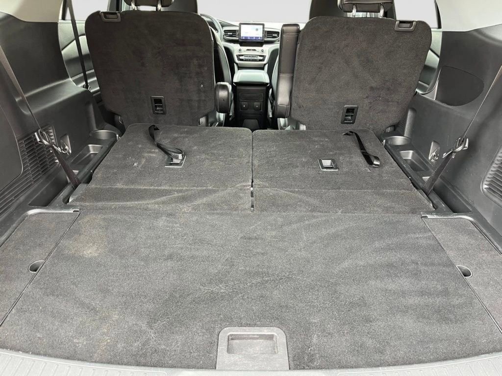 Certified 2023 Ford Explorer XLT w/ Equipment Group 202A AWD/4WD image 11