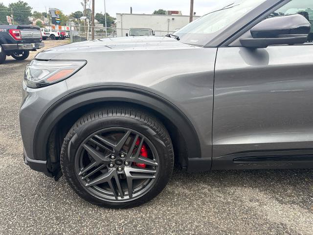 Certified 2025 Ford Explorer ST AWD/4WD image 14
