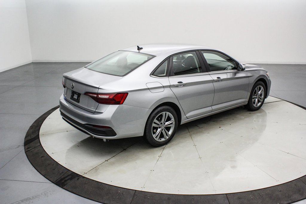 Used 2024 Volkswagen Jetta SE image 5