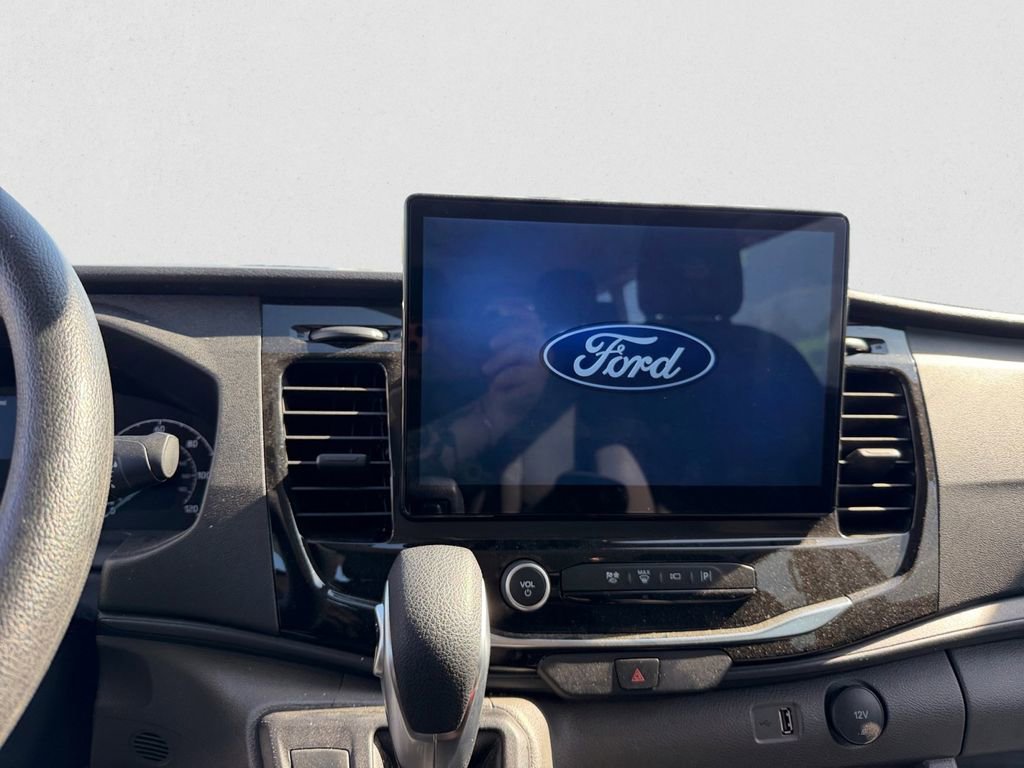 Certified 2023 Ford Transit 350 XLT RWD image 9