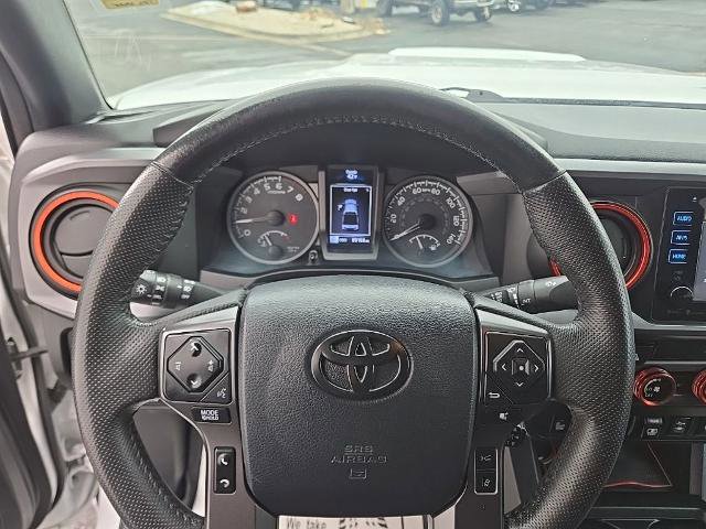 Used 2018 Toyota Tacoma TRD Sport w/ Technology Package image 15