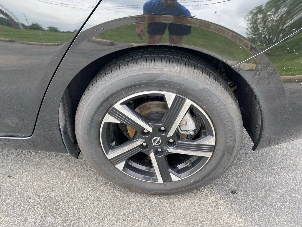 Used 2025 Nissan Sentra SV FWD image 30