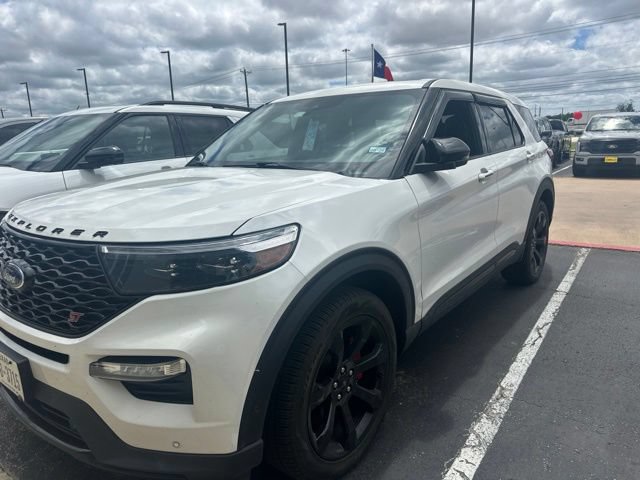 Certified 2022 Ford Explorer ST w/ Equipment Group 401A AWD/4WD image 2