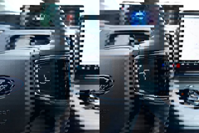 Certified 2025 Ford Expedition Active image 22