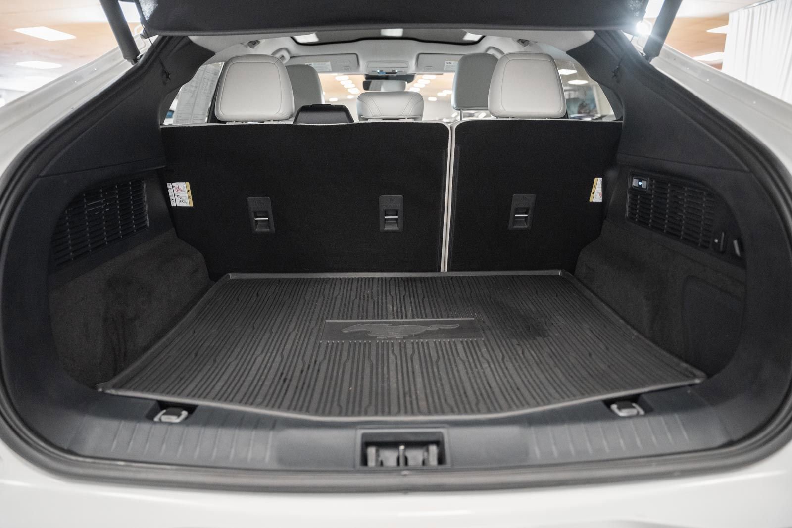 Certified 2025 Ford Mustang Mach-E Premium image 9