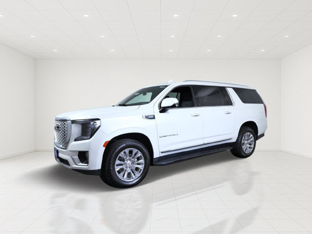 Used 2023 GMC Yukon XL Denali AWD/4WD image 2