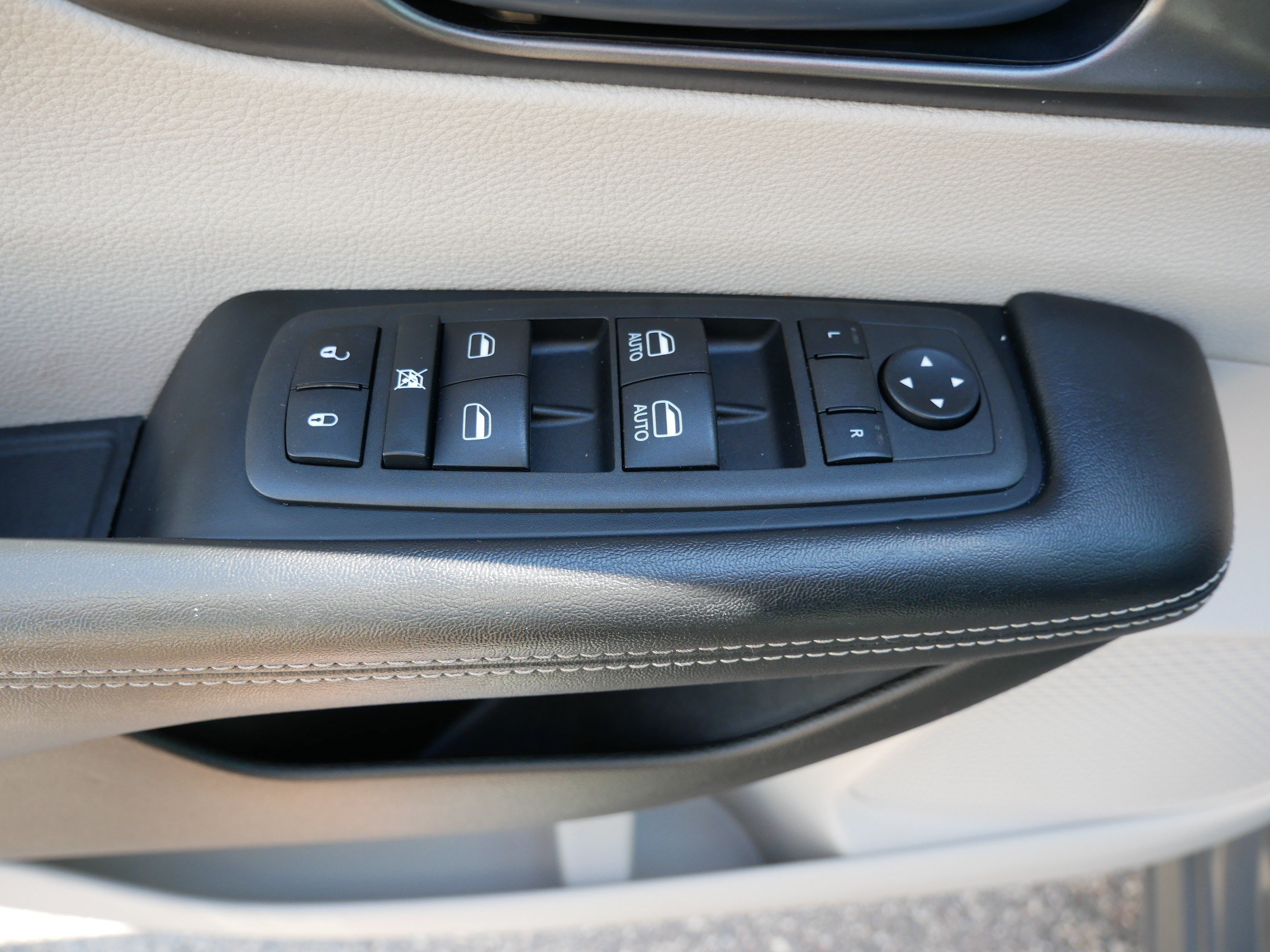 Used 2022 Chrysler Pacifica Touring-L FWD image 20