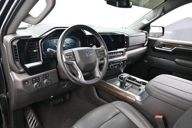 Used 2023 Chevrolet Silverado 1500 LT Trail Boss AWD/4WD image 11