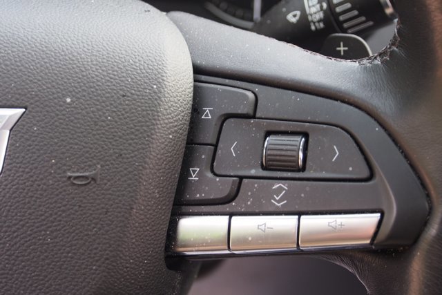 Used 2023 Cadillac XT4 Luxury w/ Cold Weather Package image 23