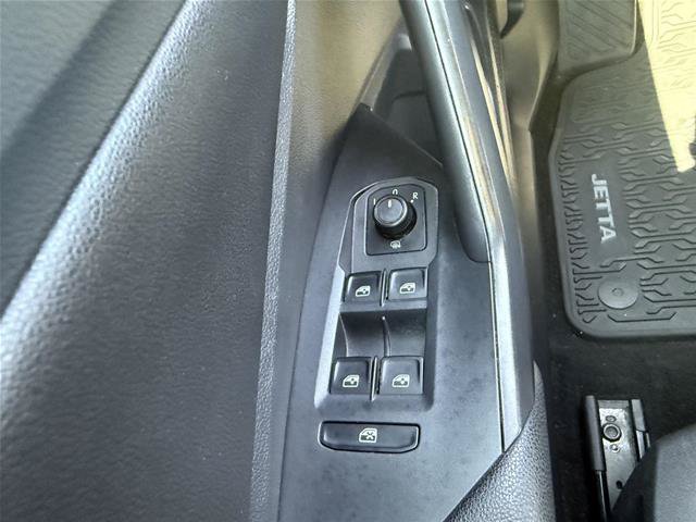 Used 2019 Volkswagen Jetta SE FWD image 14