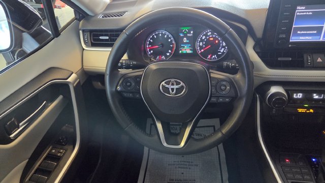 Used 2020 Toyota RAV4 XLE Premium AWD/4WD image 16