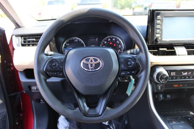 Used 2019 Toyota RAV4 LE w/ Carpet Mat Package AWD/4WD image 6