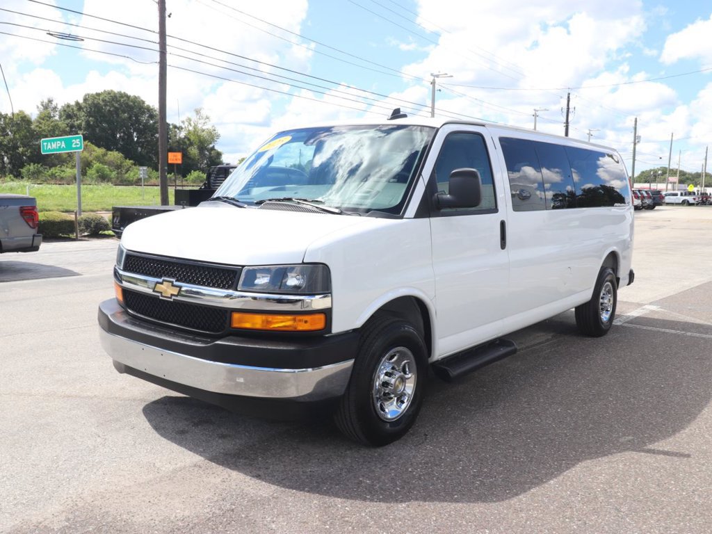 Used 2025 Chevrolet Express 3500 LT w/ LT Preferred Equipment Group RWD image 5