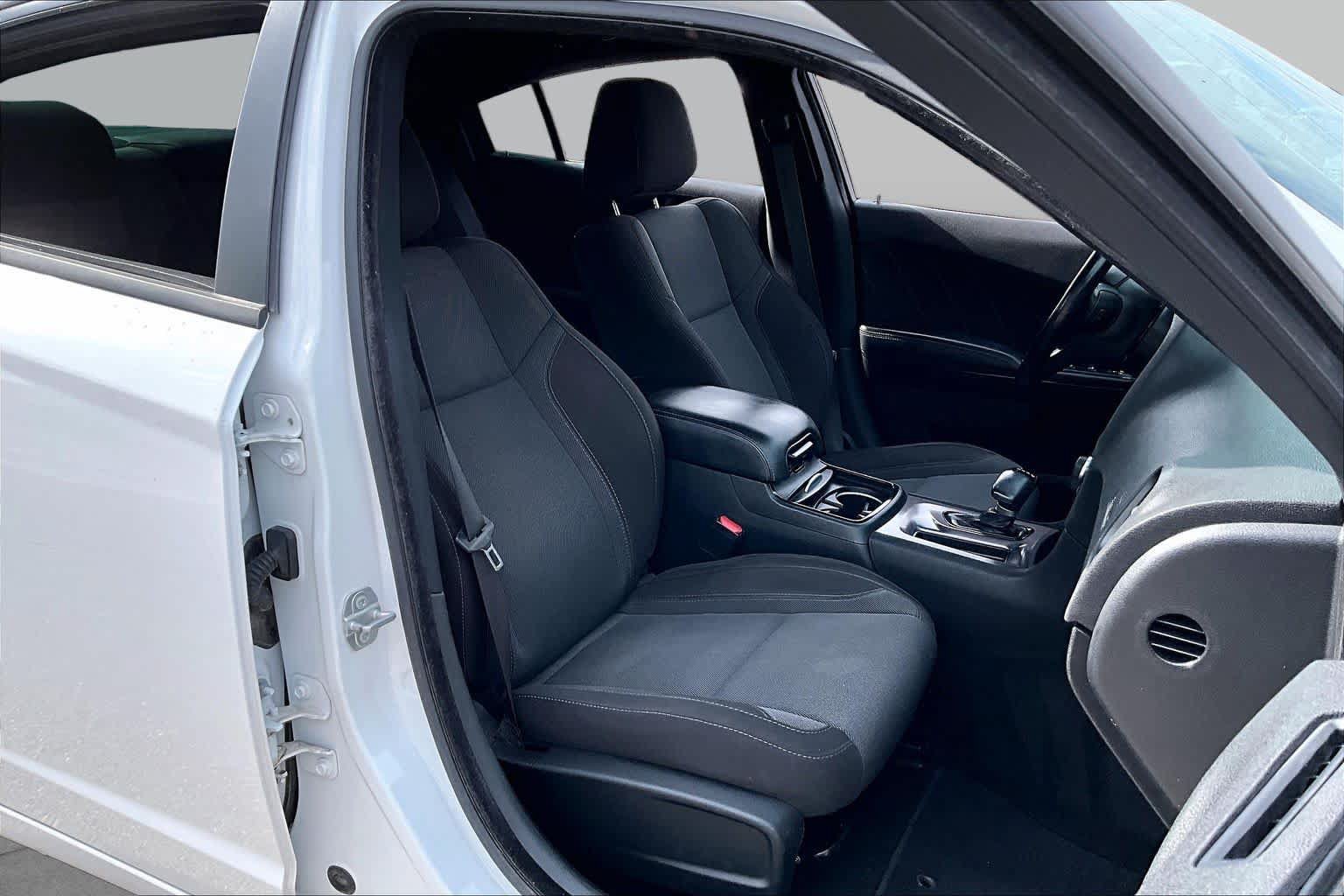 Used 2020 Dodge Charger SXT w/ Blacktop Package RWD image 8