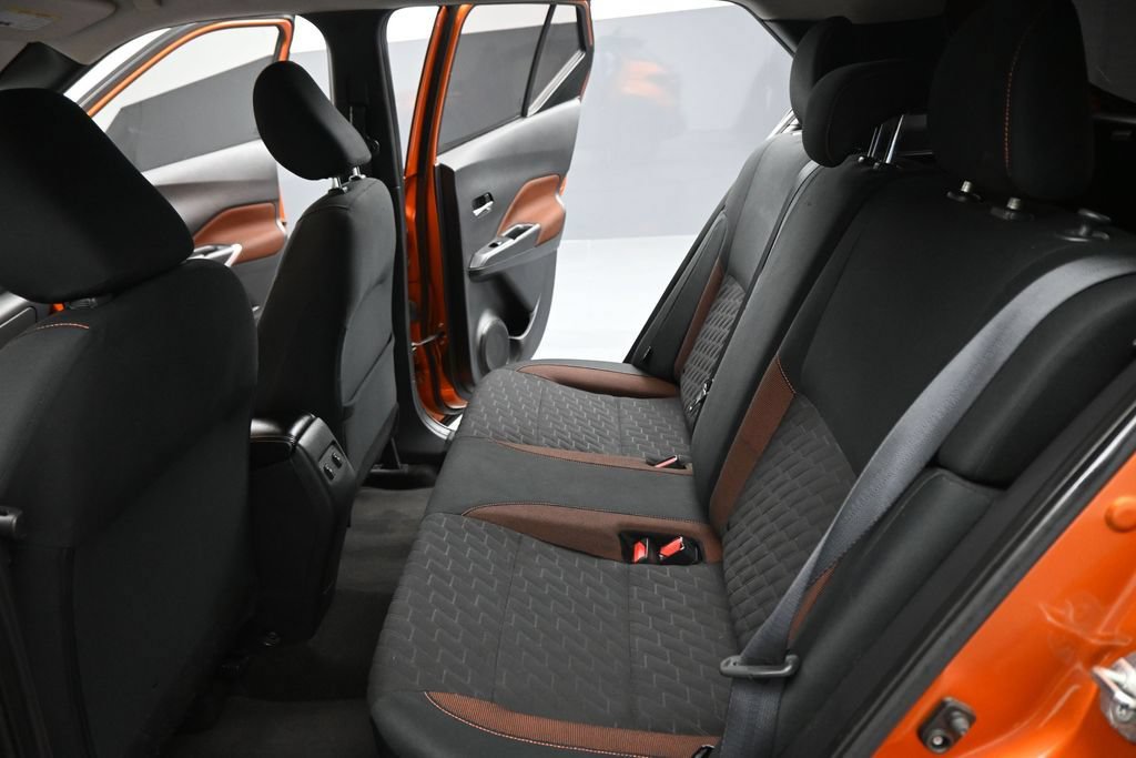 Used 2023 Nissan Kicks SR FWD image 17