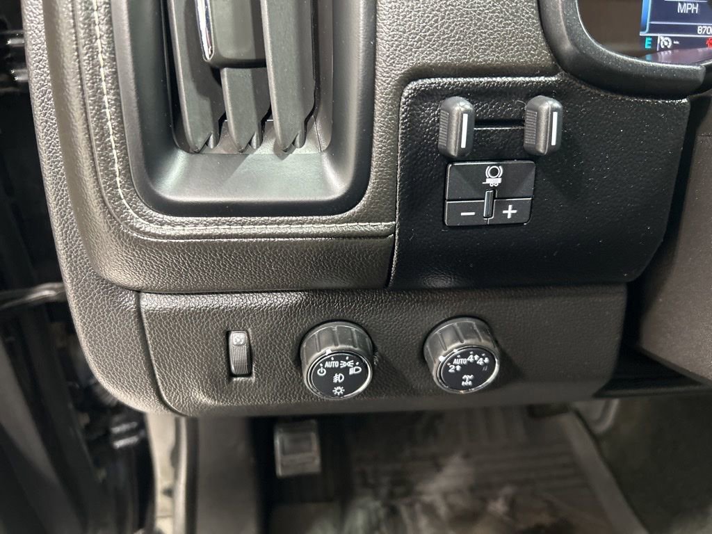 Used 2018 GMC Canyon Denali image 13