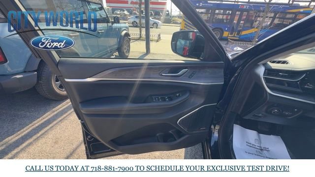 Used 2022 Jeep Grand Cherokee Limited 4xe w/ Luxury Tech Group II image 6