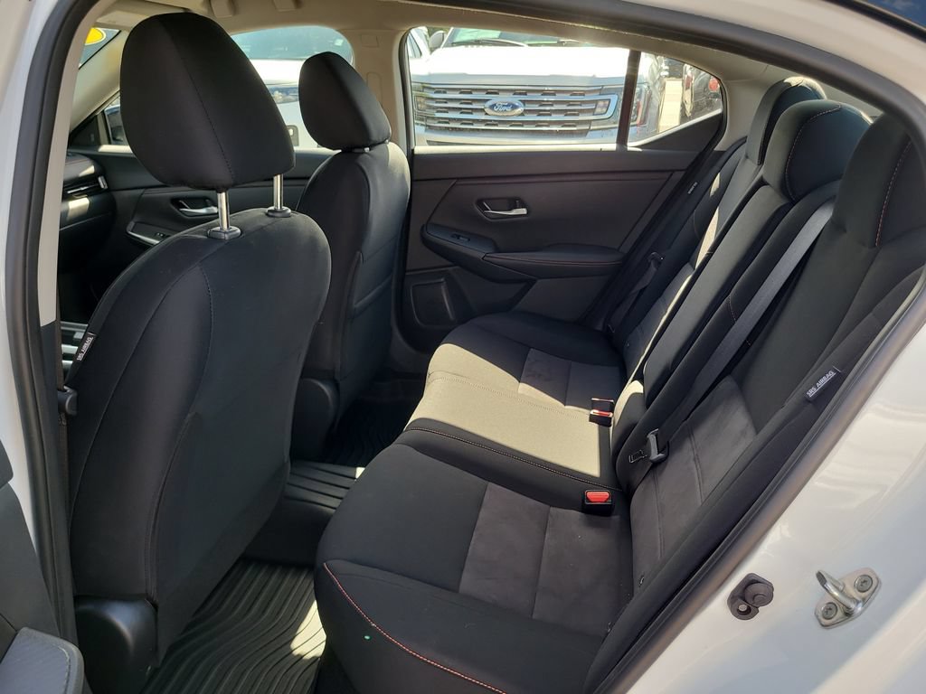 Used 2025 Nissan Sentra SR FWD image 11
