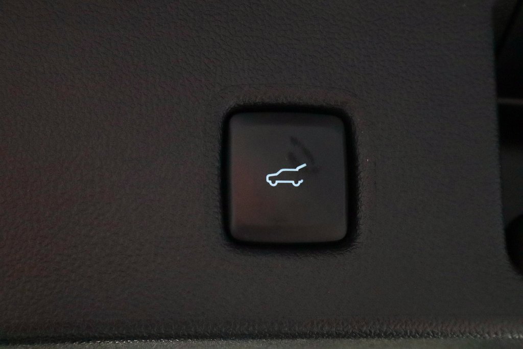 Certified 2022 Ford Escape Titanium w/ Class II Trailer Tow Package image 21