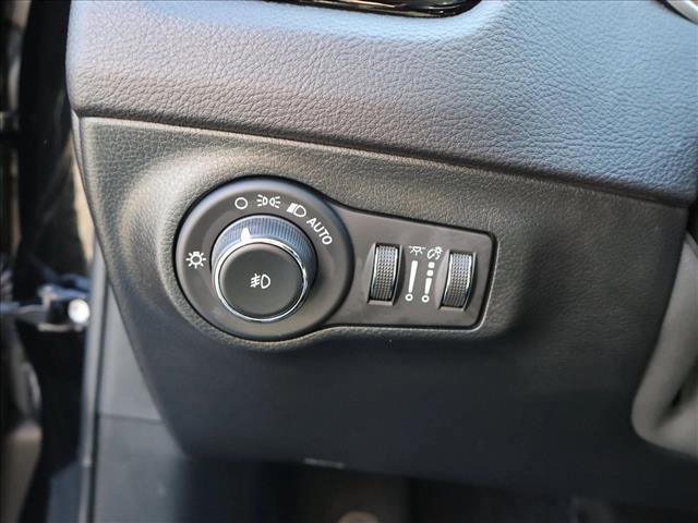 Used 2020 Jeep Compass Latitude AWD/4WD image 13