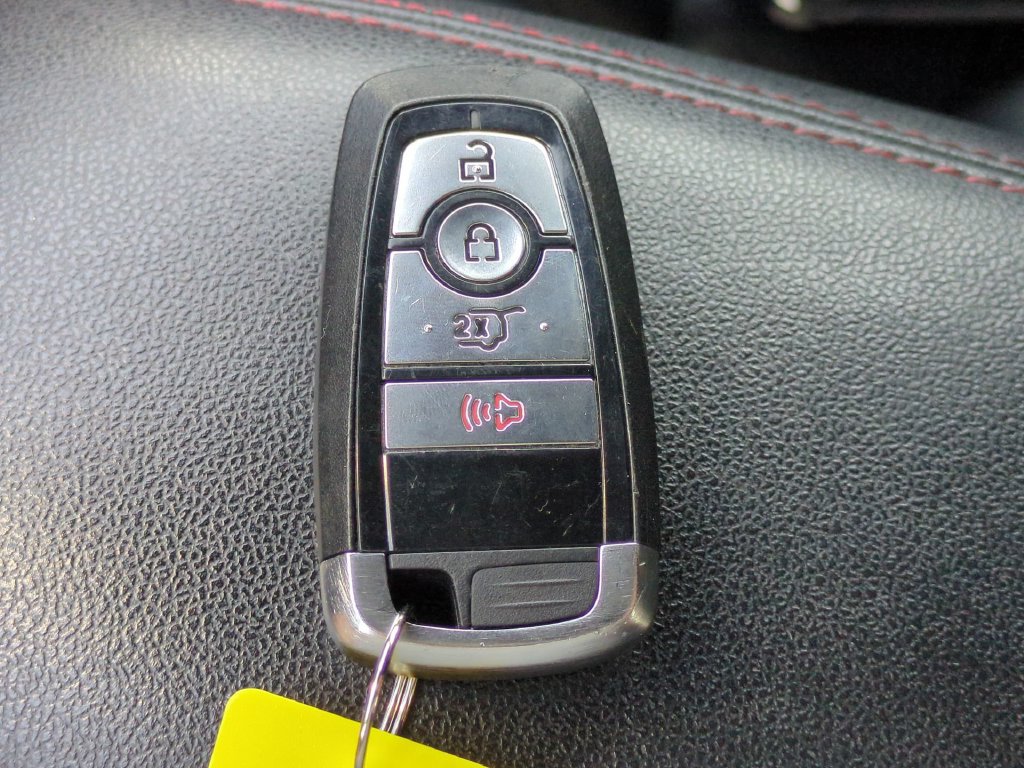 Certified 2025 Ford Escape ST-Line FWD image 30