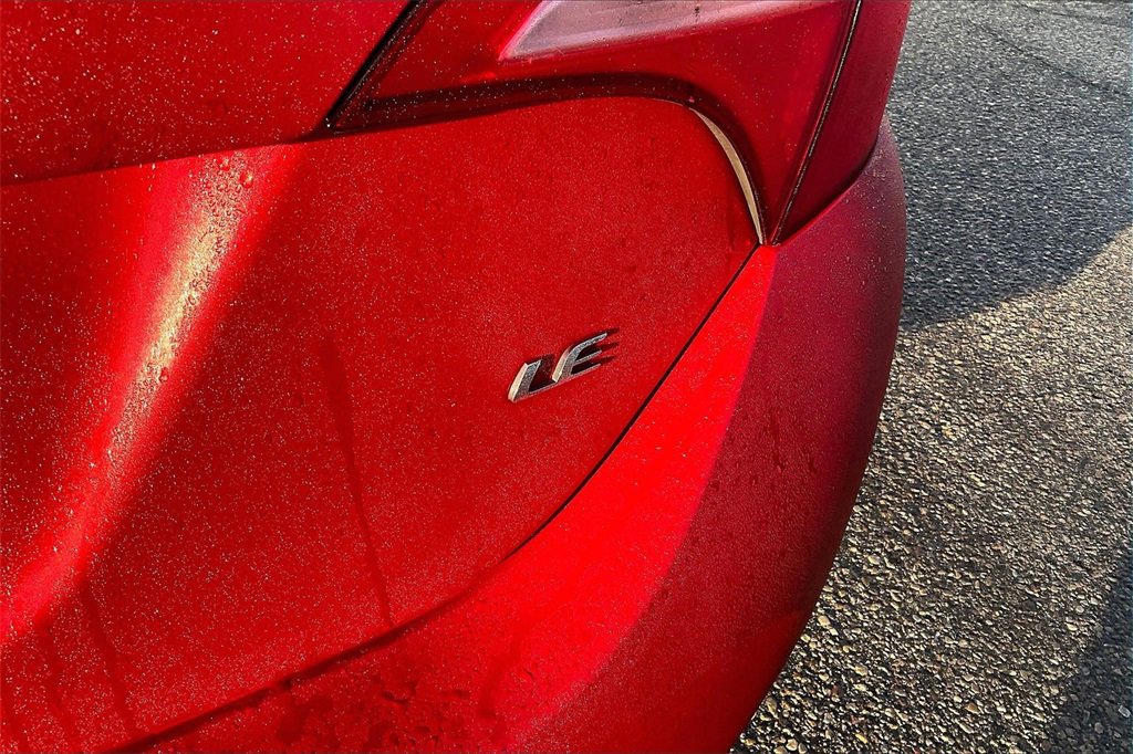 Used 2019 Toyota Corolla LE image 6