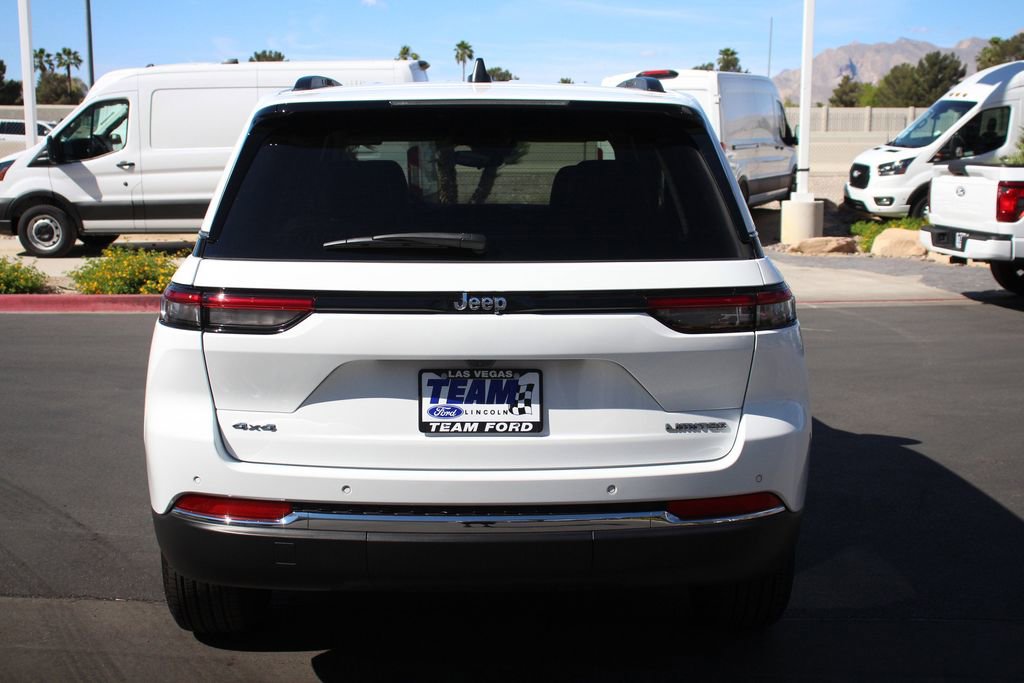 Used 2023 Jeep Grand Cherokee Limited AWD/4WD image 7