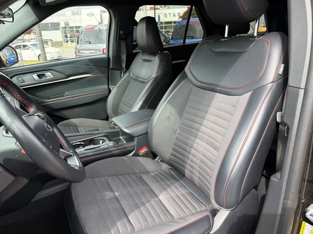 Certified 2025 Ford Explorer ST-Line AWD/4WD image 19