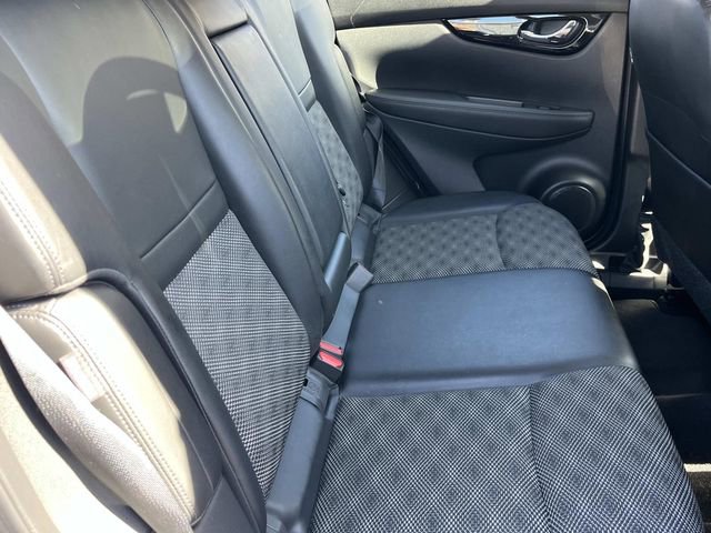 Used 2022 Nissan Rogue Sport SV w/ Technology Package image 21