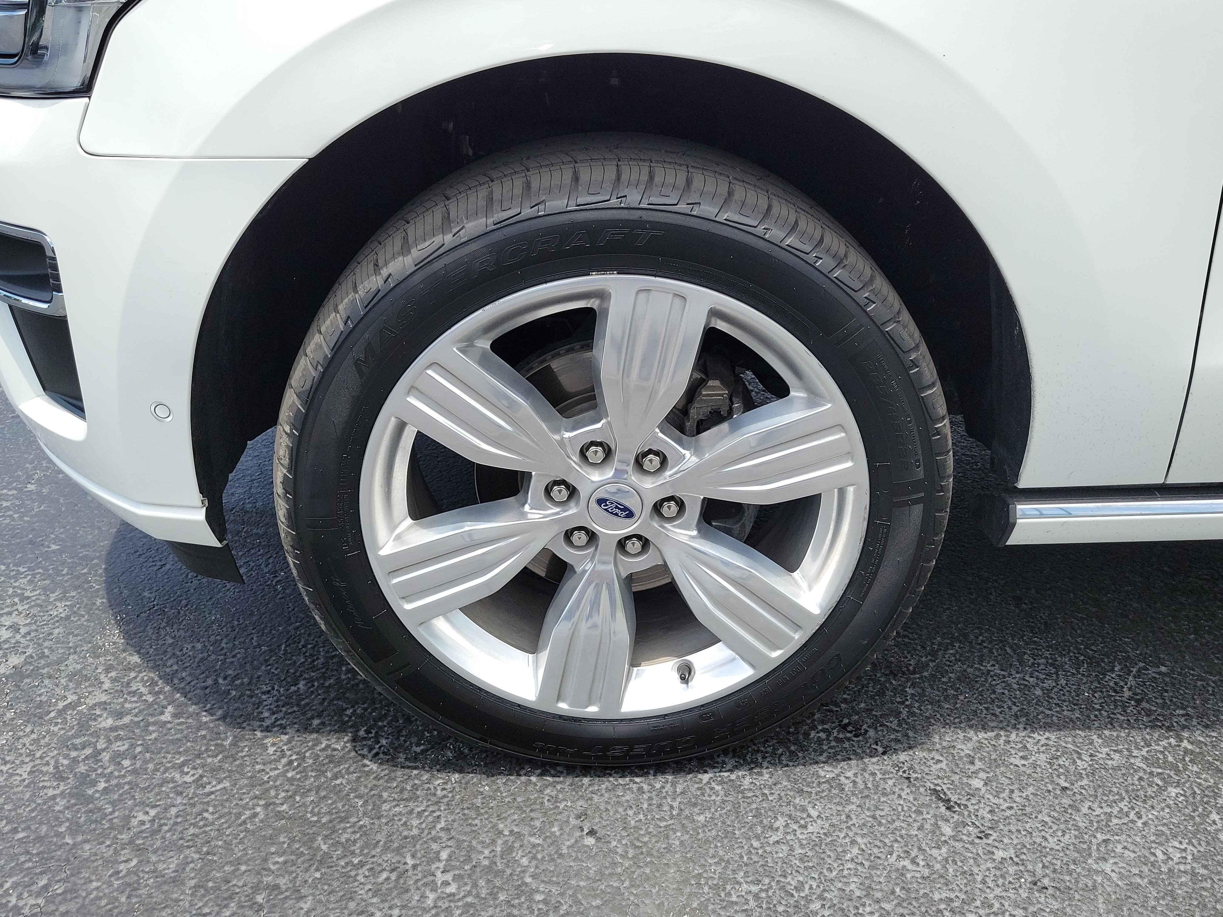 Certified 2024 Ford Expedition Max Platinum AWD/4WD image 5