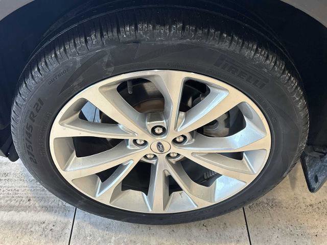 Certified 2022 Ford Explorer Platinum w/ Technology Package image 32