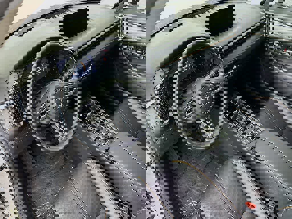 Used 2025 MAZDA CX-50 AWD 2.5 S w/ Premium Plus Pkg image 9