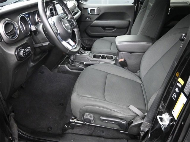 Used 2021 Jeep Gladiator Overland w/ Cold Weather Group image 10