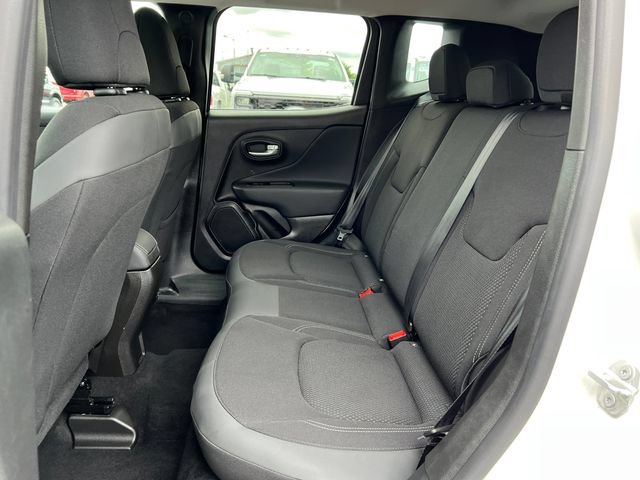 Used 2023 Jeep Renegade Altitude w/ Convenience Group I AWD/4WD video 4