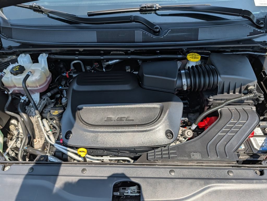 Used 2023 Chrysler Voyager LX FWD image 33