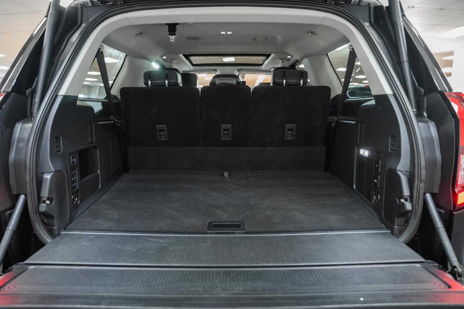 Certified 2025 Ford Expedition Max Platinum image 13