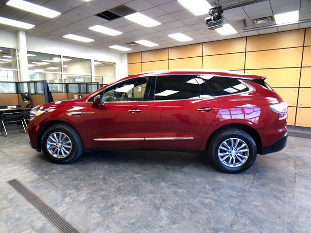 Used 2022 Buick Enclave Essence AWD/4WD image 4
