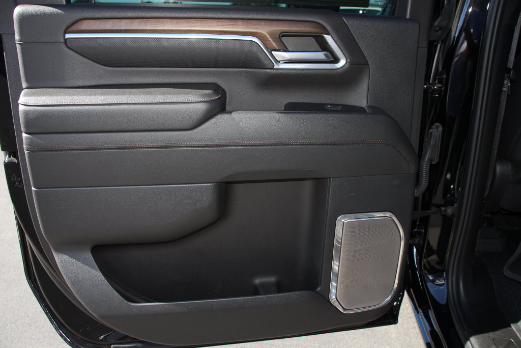Used 2024 Chevrolet Silverado 3500 High Country w/ High Country Premium Package AWD/4WD image 21